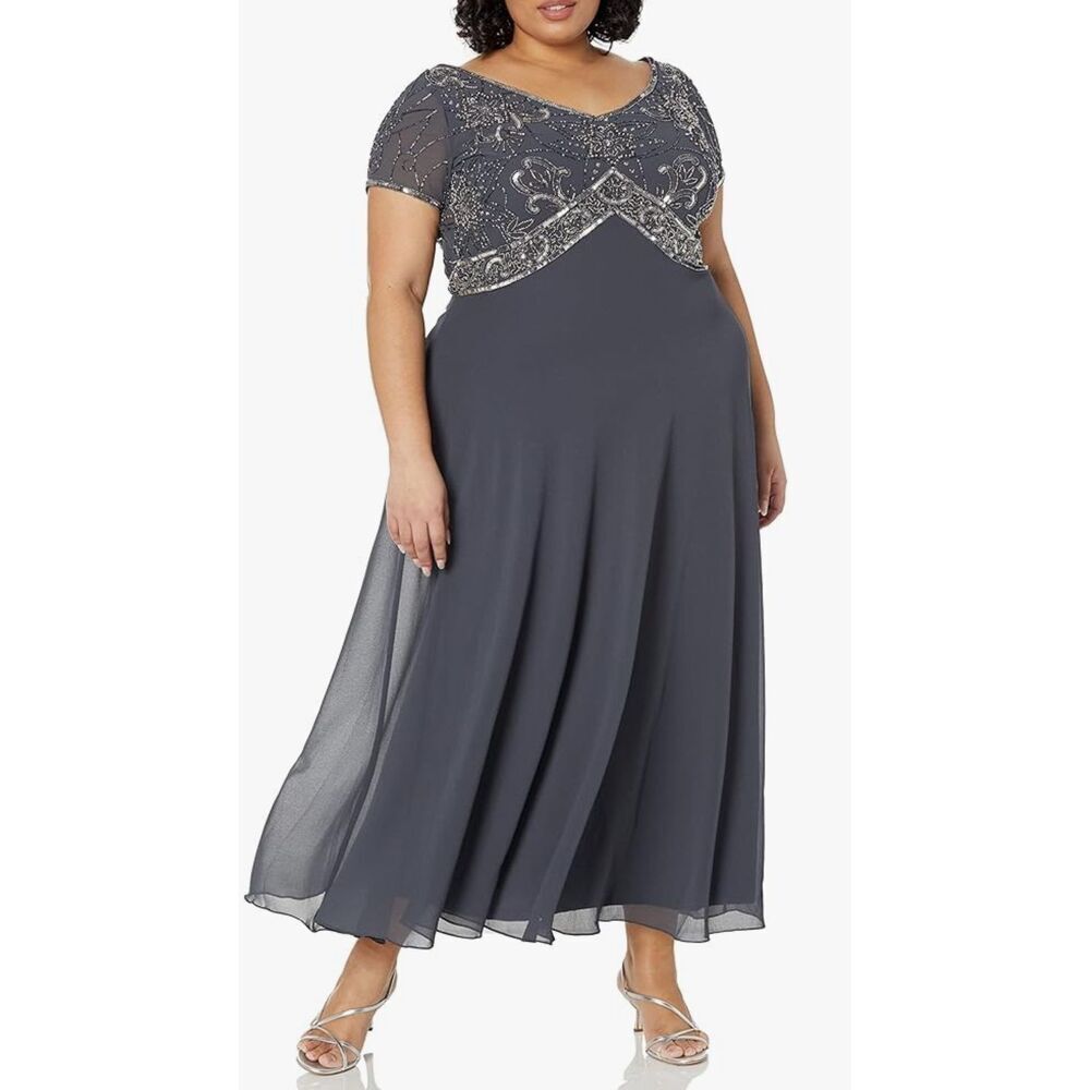 J Kara Women's Plus Size Cap Sleeve V-Neck Beaded Top Gown Size 16W